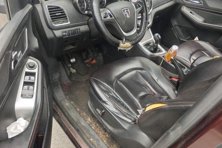 Used Baojun 560 2015 1.8L manual luxury version Driver Seat