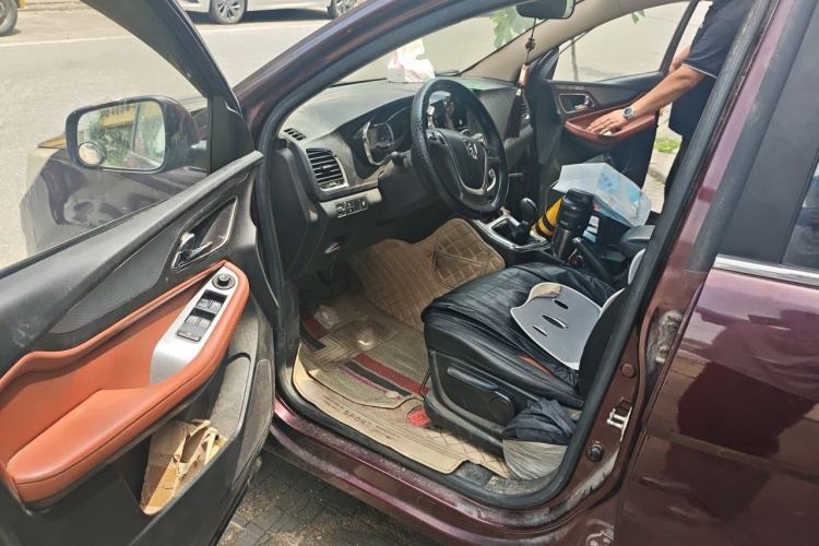 Used Baojun 560 2015 1.8L Manual Elite Edition Driver Seat