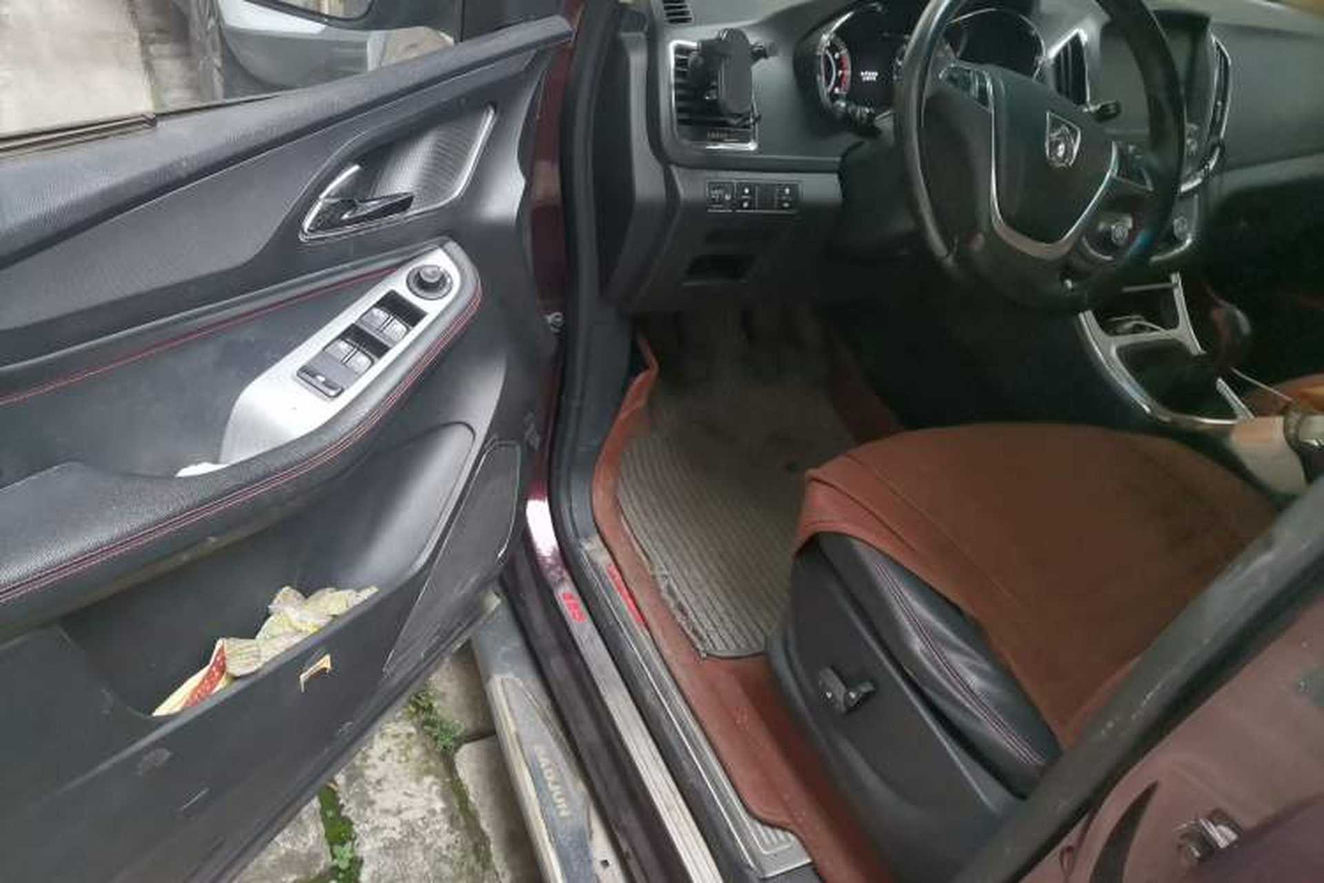 Used Baojun 560 2015 1.8L manual luxury version Driver Seat