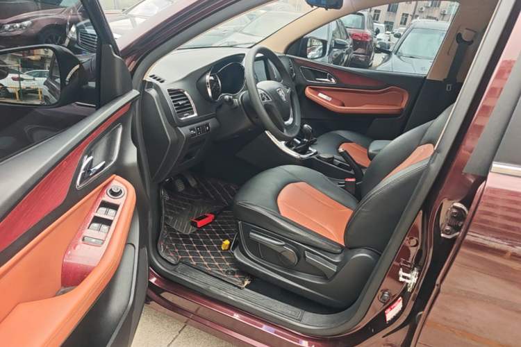 Used Baojun 560 2015 1.8L Manual Elite Edition Driver Seat