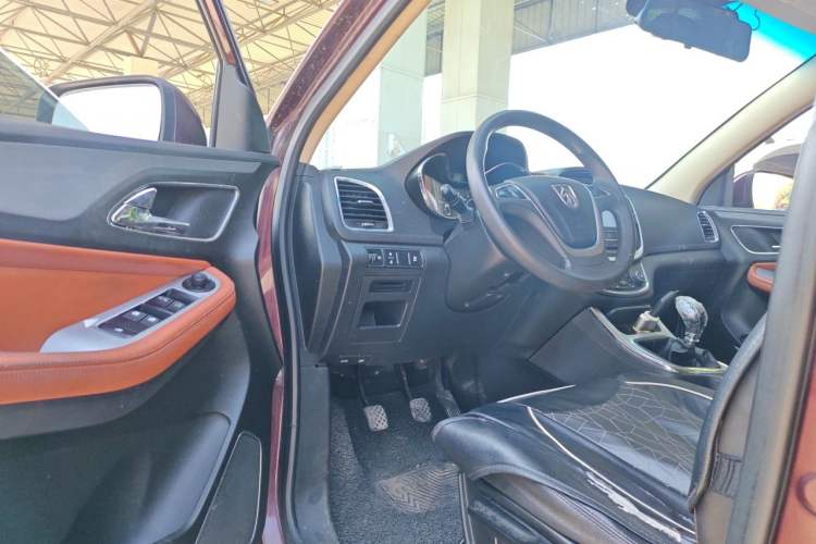 Used Baojun 560 2015 1.8L Manual Elite Edition Driver Seat
