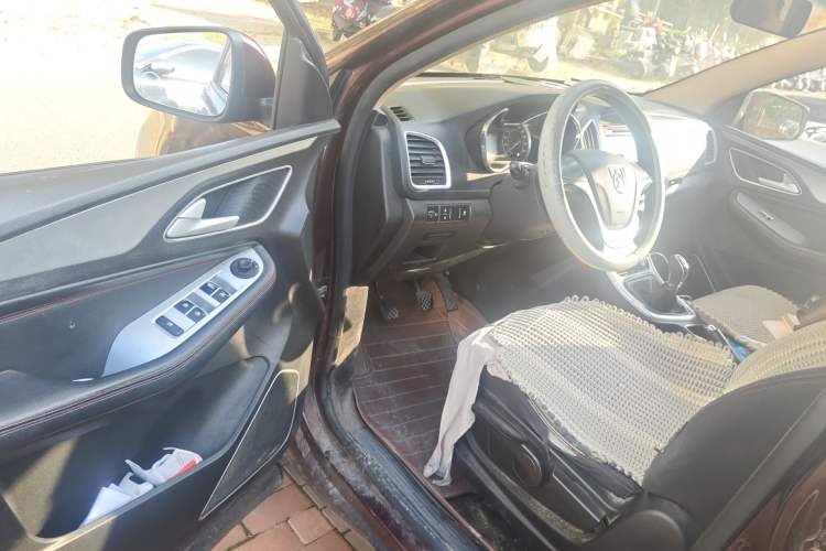 Used Baojun 560 2015 1.8L manual Comfort trim level Driver Seat