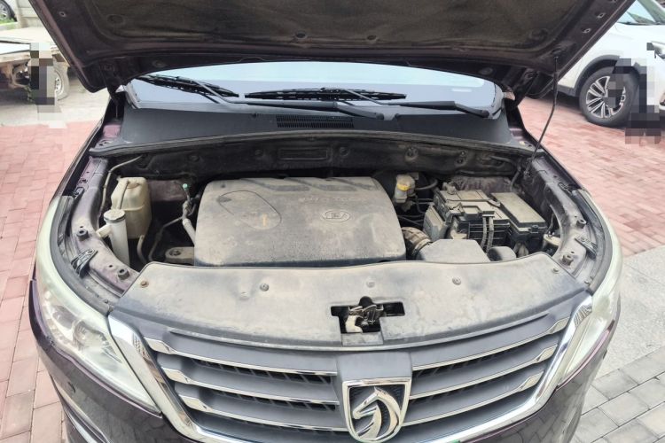 Used Baojun 560 2015 1.8L manual luxury version Engine Bay