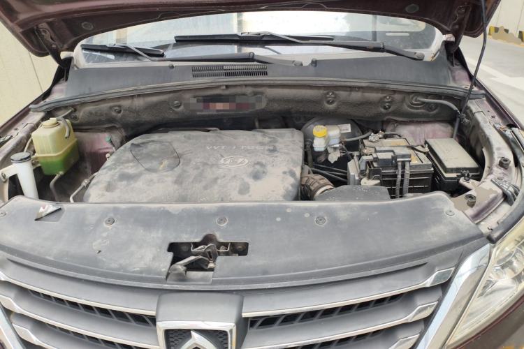 Used Baojun 560 2015 1.8L manual luxury version Engine Bay