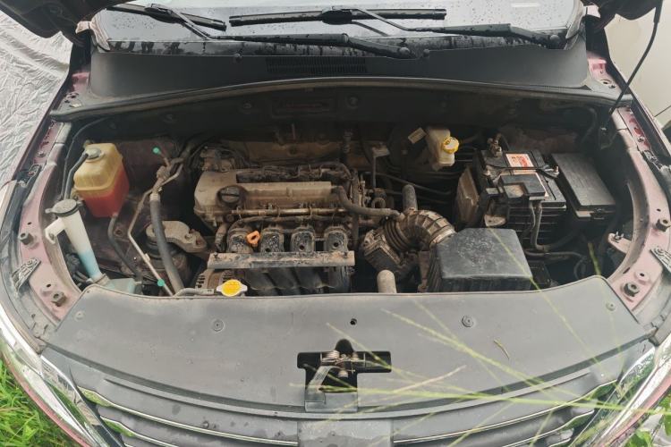 Used Baojun 560 2015 1.8L manual luxury version Engine Bay
