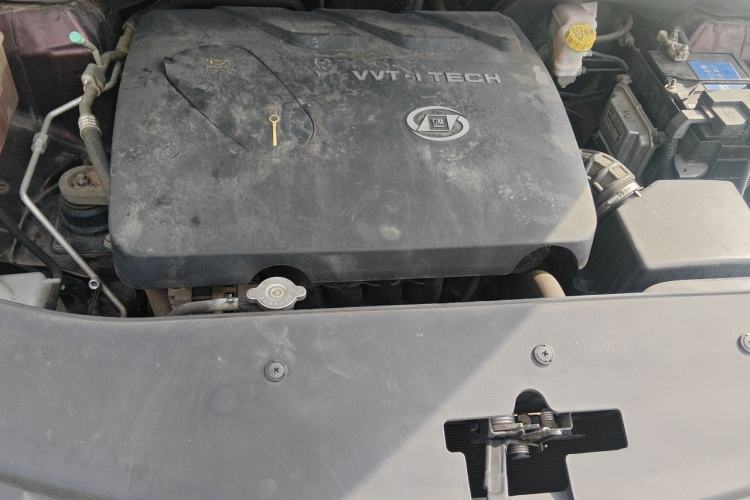 Used Baojun 560 2015 1.8L manual luxury version Engine Bay