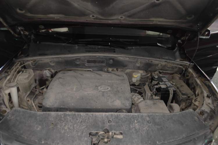 Used Baojun 560 2015 1.8L manual luxury version Engine Bay