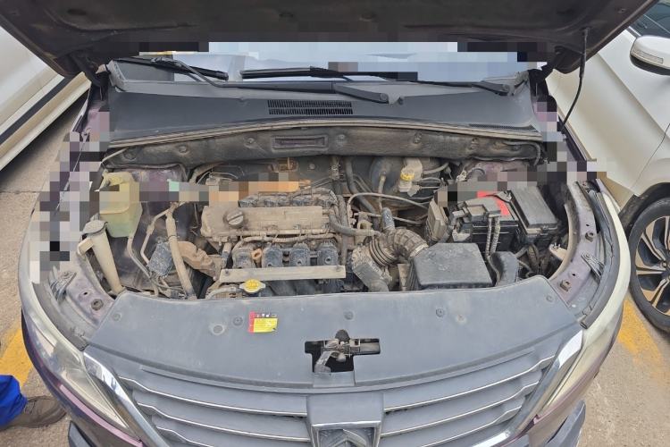 Used Baojun 560 2015 1.8L manual luxury version Engine Bay