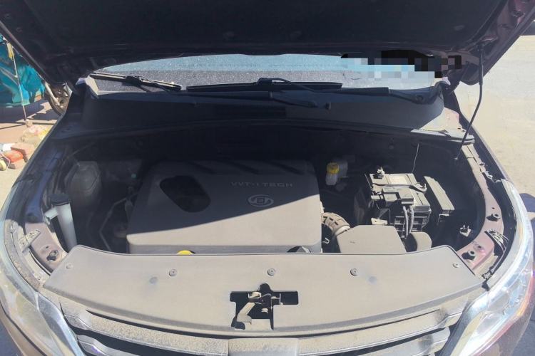 Used Baojun 560 2015 1.8L Manual Elite Edition Engine Bay