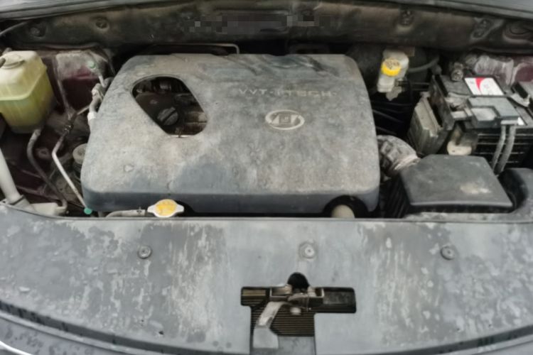 Used Baojun 560 2015 1.8L manual luxury version Engine Bay