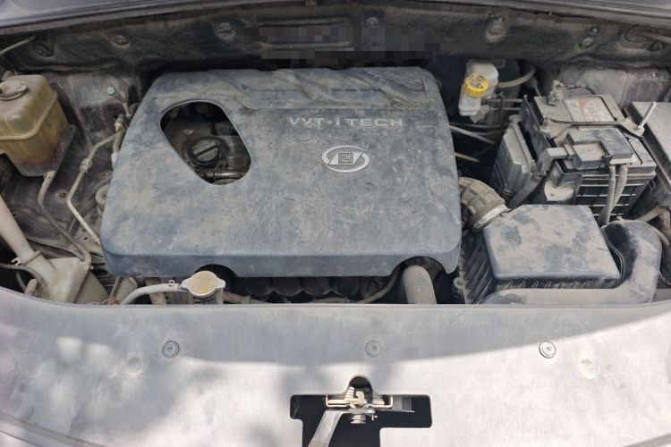 Used Baojun 560 2015 1.8L manual luxury version Engine Bay