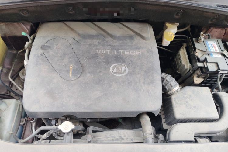 Used Baojun 560 2015 1.8L manual luxury version Engine Bay