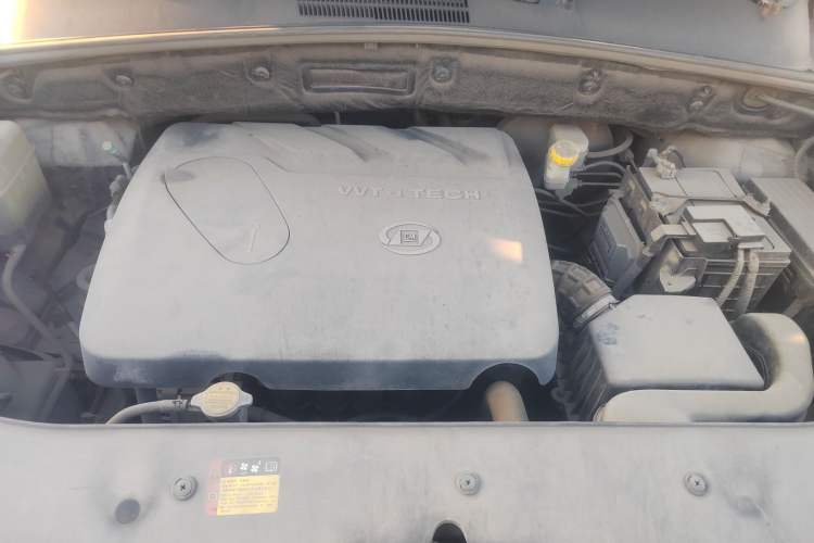 Used Baojun 560 2015 1.8L manual luxury version Engine Bay