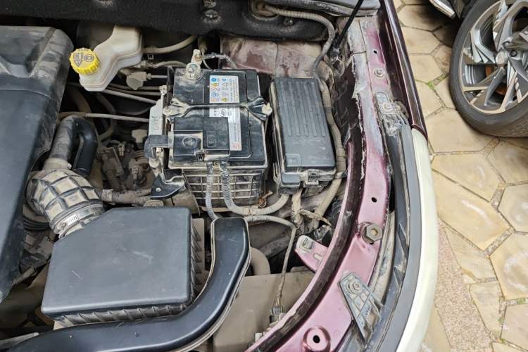 Used Baojun 560 2015 1.8L manual luxury version Engine Bay Left