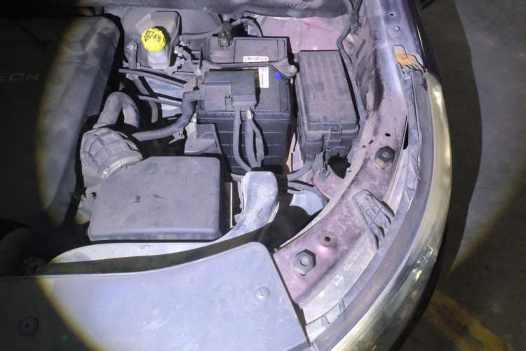 Used Baojun 560 2015 1.8L manual luxury version Engine Bay Left