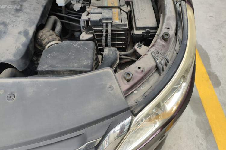 Used Baojun 560 2015 1.8L manual luxury version Engine Bay Left