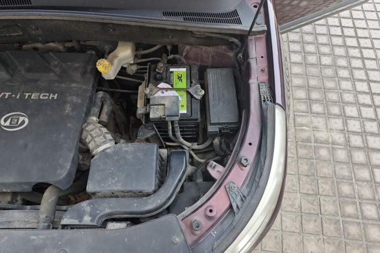Used Baojun 560 2015 1.8L manual luxury version Engine Bay Left