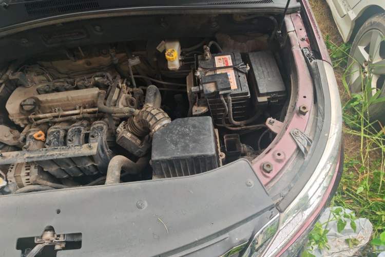 Used Baojun 560 2015 1.8L manual luxury version Engine Bay Left