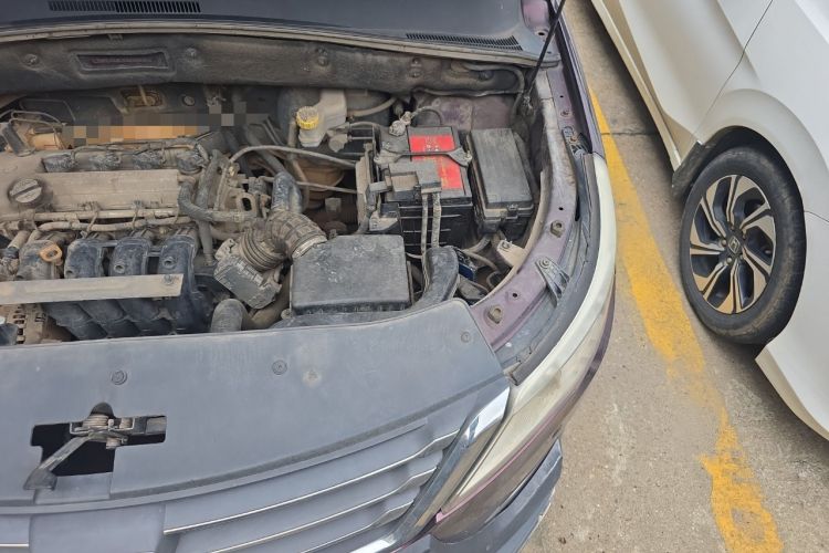 Used Baojun 560 2015 1.8L manual luxury version Engine Bay Left