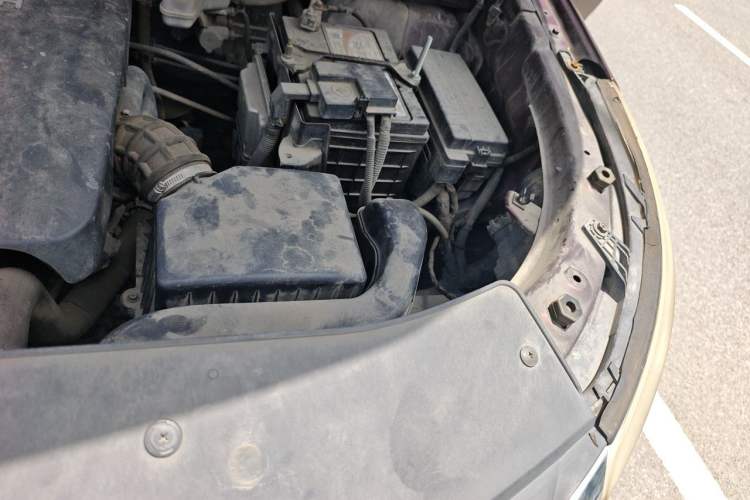 Used Baojun 560 2015 1.8L manual luxury version Engine Bay Left