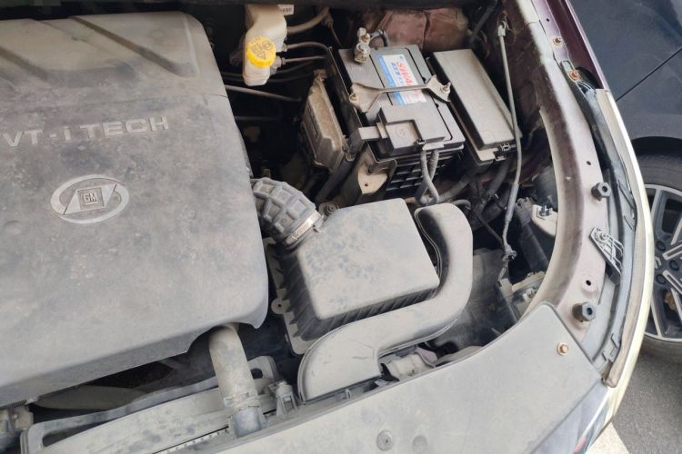 Used Baojun 560 2015 1.8L manual luxury version Engine Bay Left