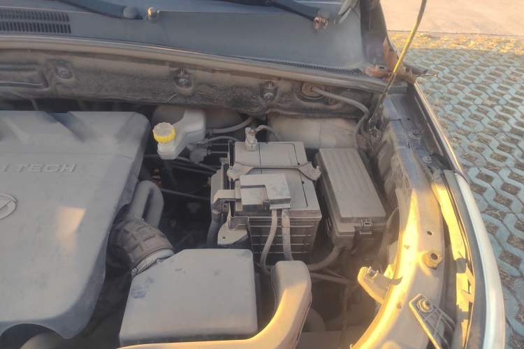 Used Baojun 560 2015 1.8L manual luxury version Engine Bay Left