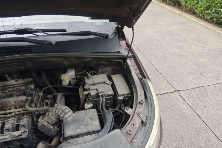 Used Baojun 560 2015 1.8L manual luxury version Engine Bay Left