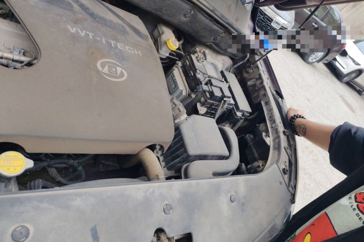 Used Baojun 560 2015 1.8L Manual Elite Edition Engine Bay Left