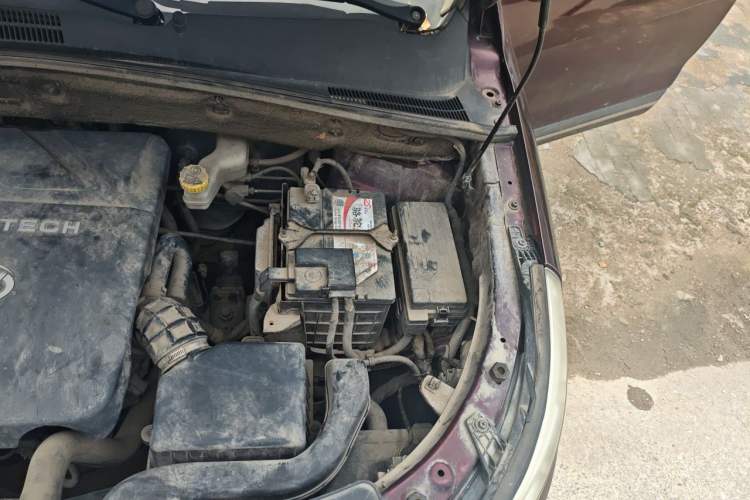 Used Baojun 560 2015 1.8L Manual Elite Edition Engine Bay Left