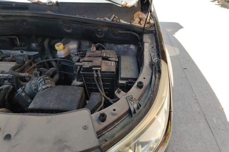 Used Baojun 560 2015 1.8L manual Comfort trim level Engine Bay Left