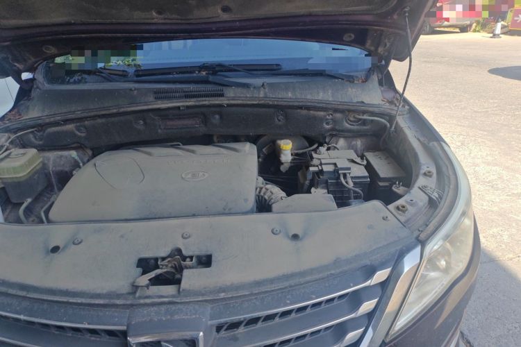 Used Baojun 560 2015 1.8L Manual Elite Edition Engine Bay Left