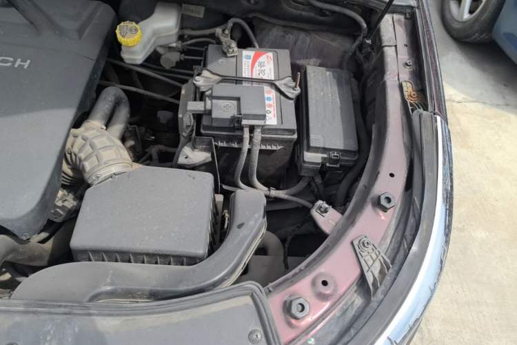 Used Baojun 560 2015 1.8L manual luxury version Engine Bay Left