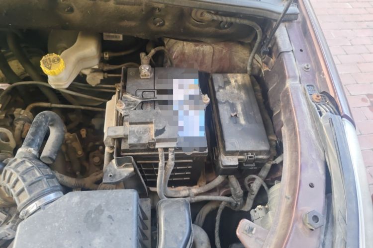 Used Baojun 560 2015 1.8L manual Comfort trim level Engine Bay Left