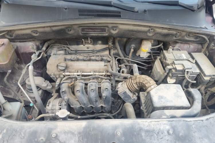 Used Baojun 560 2015 1.8L manual Comfort trim level Engine Bay