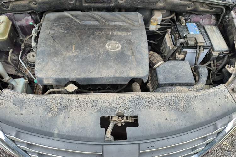 Used Baojun 560 2015 1.8L manual luxury version Engine Bay