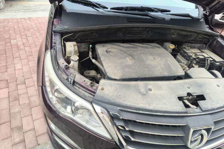 Used Baojun 560 2015 1.8L manual luxury version Engine Bay Right