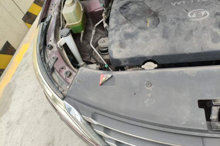 Used Baojun 560 2015 1.8L manual luxury version Engine Bay Right