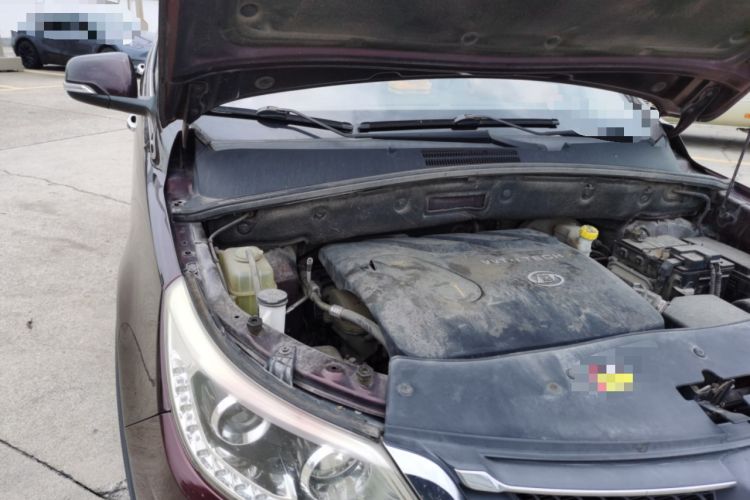 Used Baojun 560 2015 1.8L manual luxury version Engine Bay Right