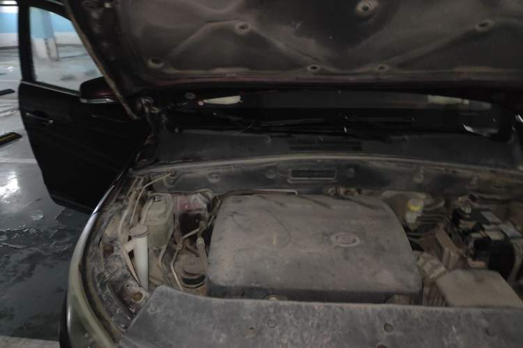 Used Baojun 560 2015 1.8L manual luxury version Engine Bay Right