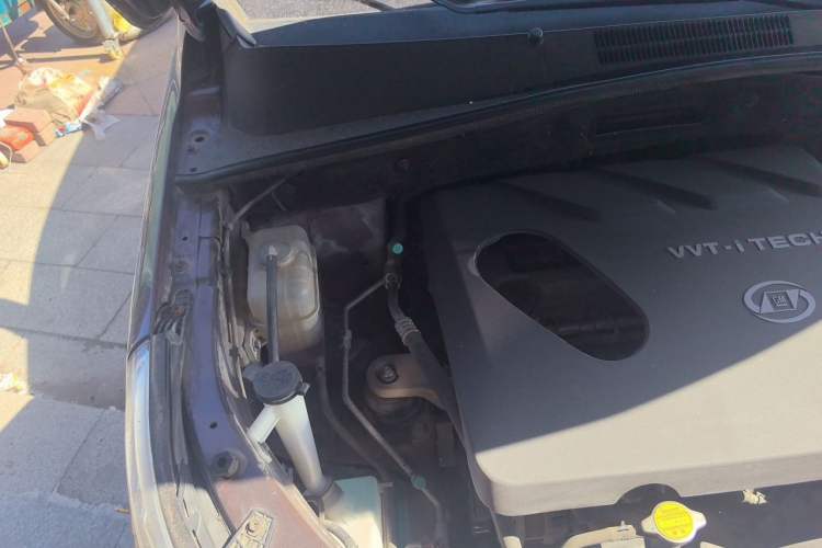 Used Baojun 560 2015 1.8L Manual Elite Edition Engine Bay Right