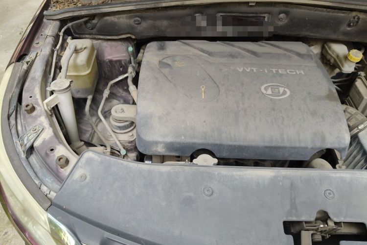 Used Baojun 560 2015 1.8L manual luxury version Engine Bay Right