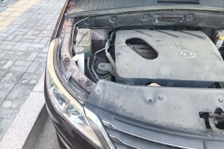Used Baojun 560 2015 1.8L manual luxury version Engine Bay Right