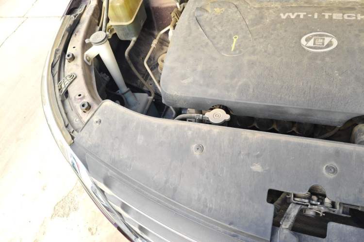Used Baojun 560 2015 1.8L manual luxury version Engine Bay Right