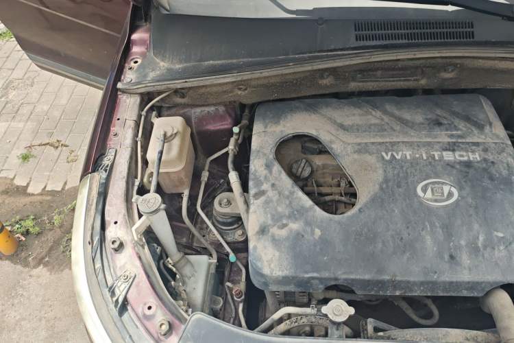 Used Baojun 560 2015 1.8L Manual Elite Edition Engine Bay Right