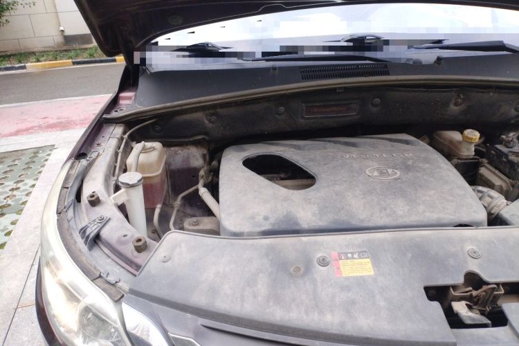 Used Baojun 560 2015 1.8L manual luxury version Engine Bay Right