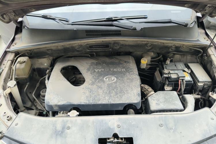 Used Baojun 560 2015 1.8L manual luxury version Engine Bay