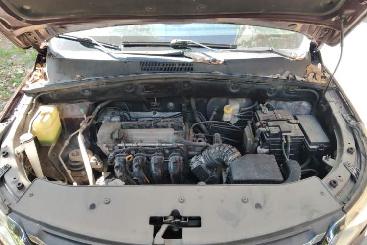 Used Baojun 560 2015 1.8L manual Comfort trim level Engine Bay