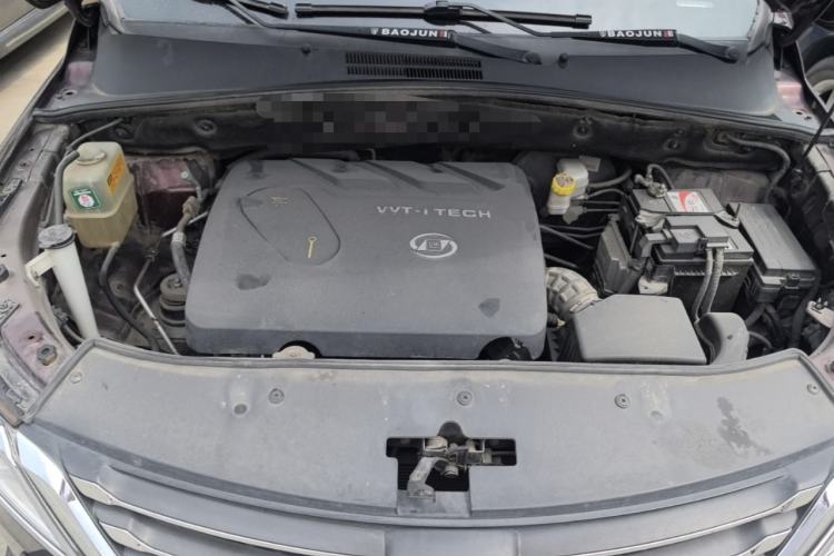 Used Baojun 560 2015 1.8L manual luxury version Engine Bay