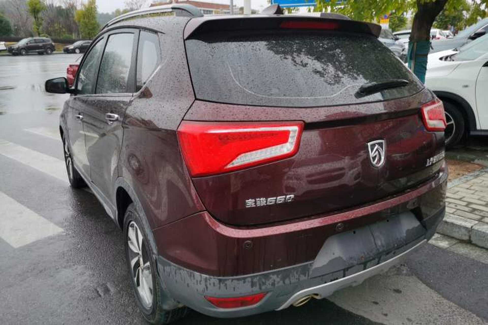Used Baojun 560 2015 1.8L manual luxury version Exterior 3