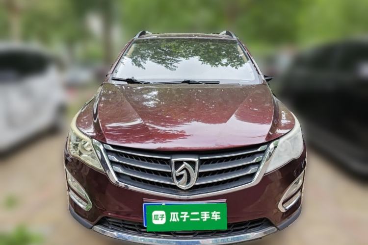 Used Baojun 560 2015 1.8L manual luxury version Front
